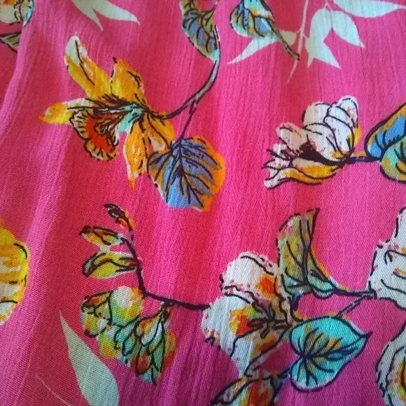 Bnwt boutique pink Entro floral blouse - Picture 3 of 4